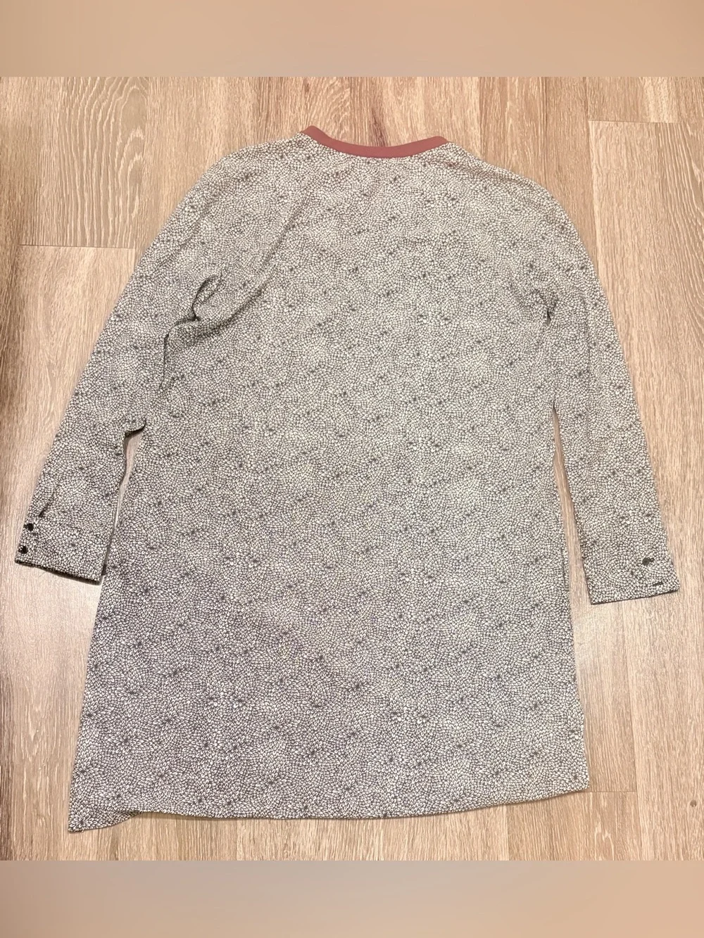 Lululemon  Women's Effortless Dress Black and White  with Burgundy Trim Size Med